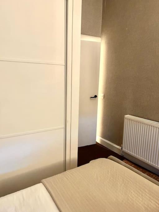 Large 2 Bedroom, Ground Floor Flat, Close To City Единбург Екстериор снимка
